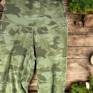 ColorfulKoala‎ Leggings Women XS Green Camo High Waist Rise Yoga Run Gym Lounge